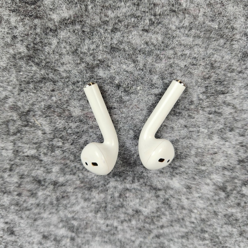 Apple AirPods 1st Gen A1722 Wireless White Replacement Left Right OEM NO CASE